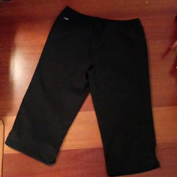 Puma Black Athletic Cropped Pants - Picture 4 of 7